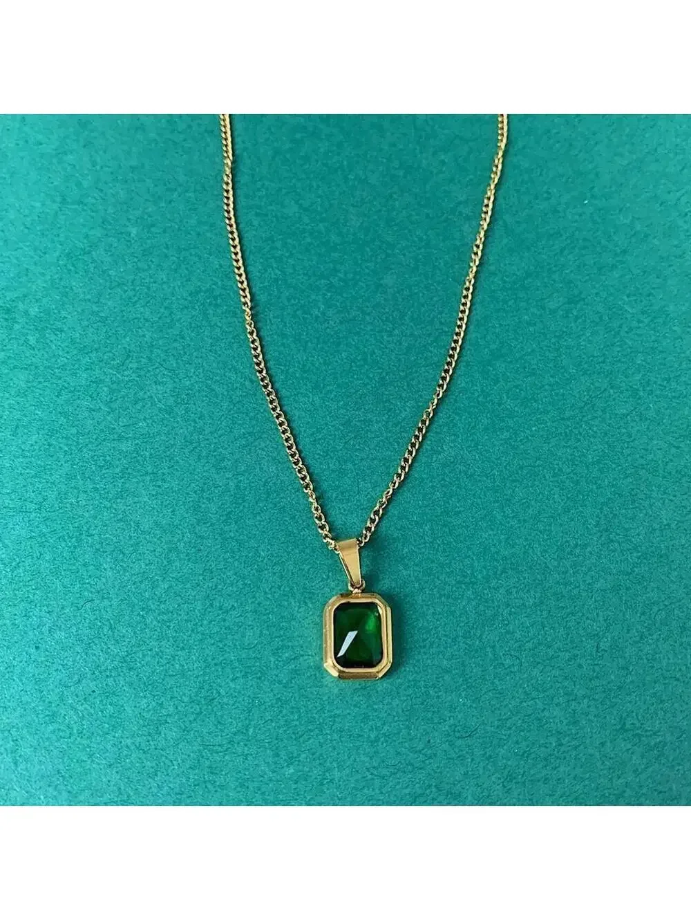 Classy Gold Chain Green jewel pendant necklace. Chain is unisex. Stainless